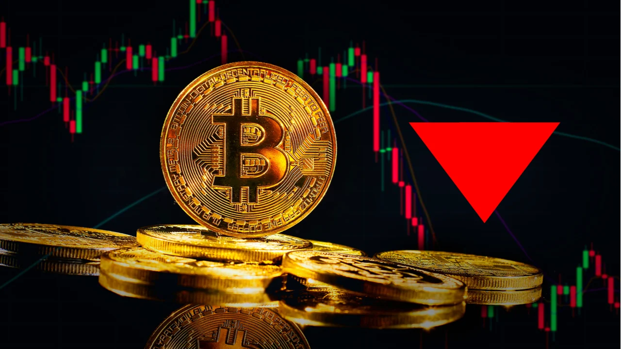 Bitcoin Falls to $96K Buy or Caution